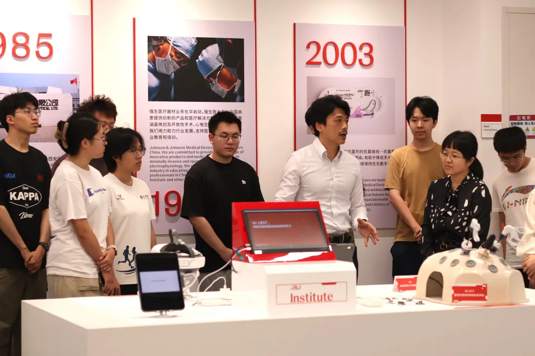 经济学系实践01.jpg 经济学系实践01.jpg